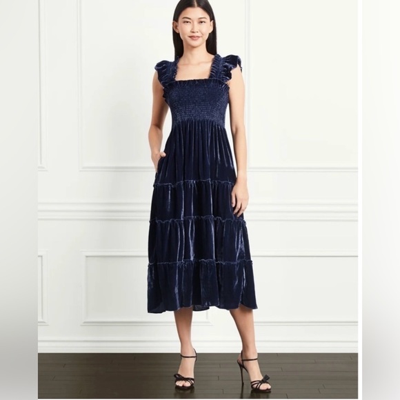 Hill House Dresses & Skirts - Hill House The Ellie Nap Dress Navy Velvet size small - brand new with tags